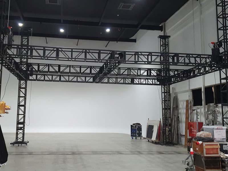 studio lighting truss and stage rigging
