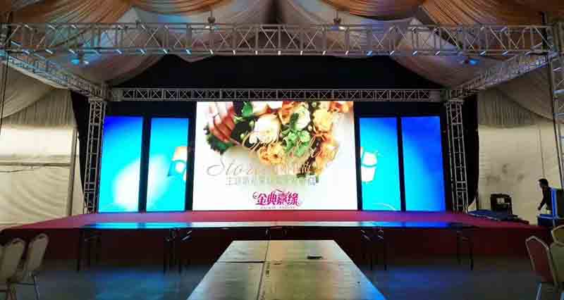 wedding truss display