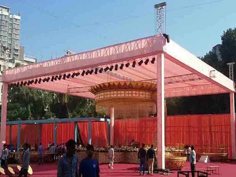قم بتحويل حفل زفافك مع هياكل الجمالون المذهلة