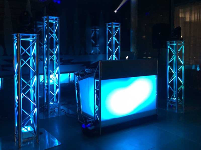 تروس أضواء المسرح DJ مخصصة ومزينة بجدران LED